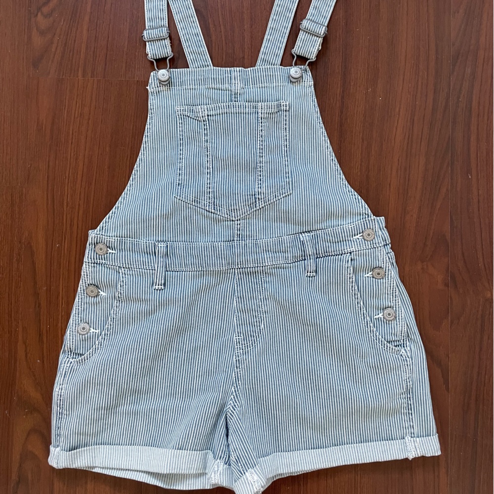 Pinstriped shorteralls